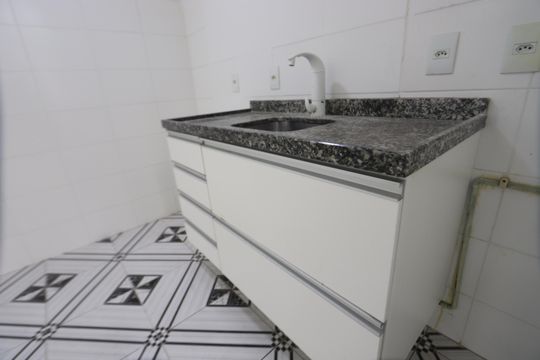 Cozinha de apartamento para alugar com 2 quartos, 50m² em Parque São Lourenço, São Paulo