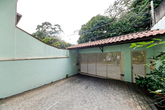 Casa para alugar com 3 quartos, 235m² em Sítio da Figueira, São Paulo