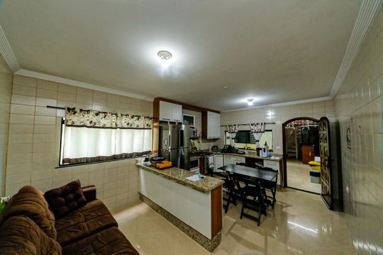 Casa para alugar com 3 quartos, 235m² em Sítio da Figueira, São Paulo