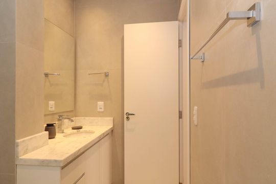 Banheiro da Suíte 2 de apartamento à venda com 2 quartos, 103m² em Jardim Paulista, São Paulo