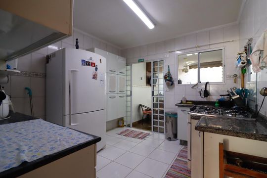 Cozinha de casa de condomínio à venda com 2 quartos, 100m² em Jardim Danfer, São Paulo