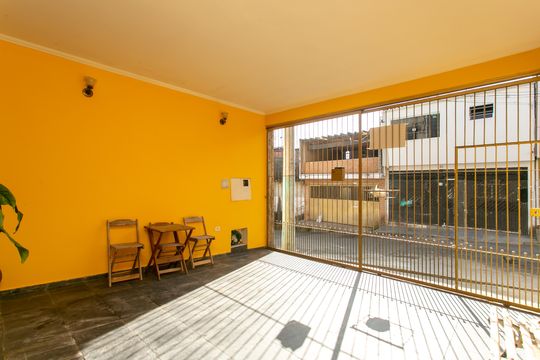 Garagem  de casa à venda com 3 quartos, 200m² em Conjunto Habitacional Aguia de Haia, São Paulo