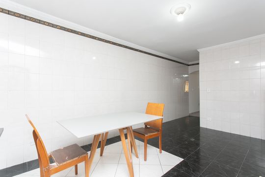 Cozinha  de casa à venda com 3 quartos, 200m² em Conjunto Habitacional Aguia de Haia, São Paulo