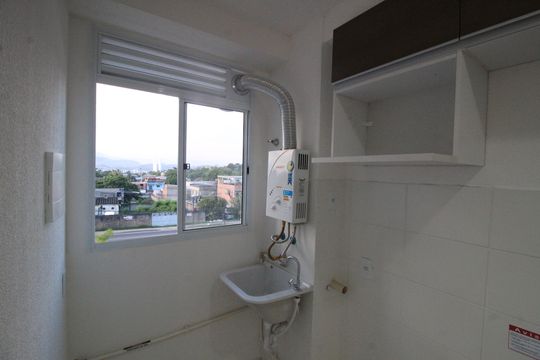 Área de Serviço de apartamento para alugar com 2 quartos, 42m² em Jardim Alvorada, Nova Iguaçu