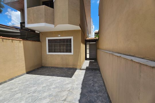 Área externa de casa à venda com 3 quartos, 125m² em Vila Campo Grande, São Paulo