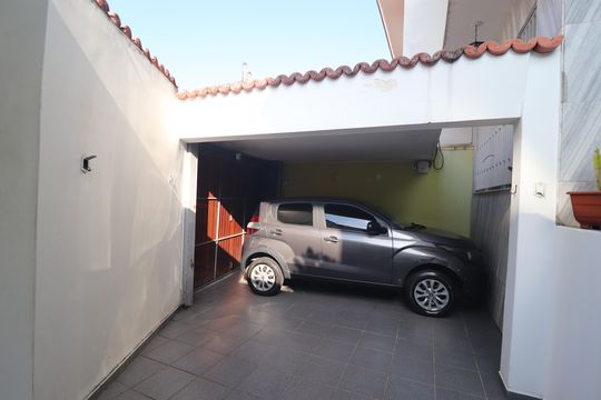 Garagem de casa à venda com 3 quartos, 107m² em Campestre, Santo André