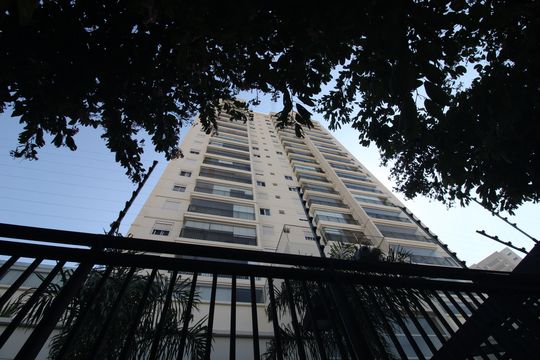Fachada de apartamento à venda com 2 quartos, 71m² em Jardim da Gloria, São Paulo