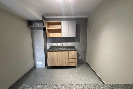 Cozinha de apartamento para alugar com 1 quarto, 44m² em Rio Pequeno, São Paulo