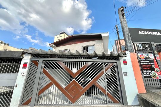 Fachada de casa à venda com 3 quartos, 170m² em Vila Paulista, São Paulo