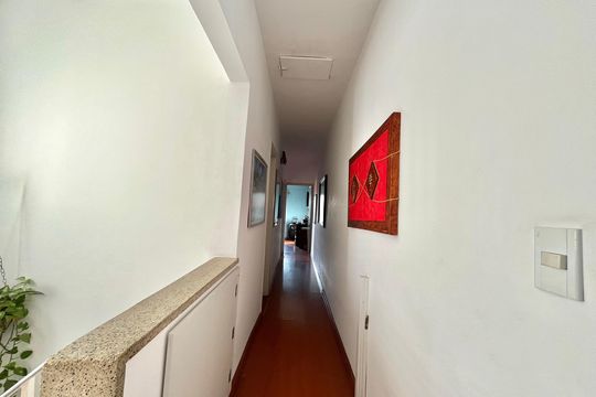 Corredor de casa à venda com 3 quartos, 170m² em Vila Paulista, São Paulo