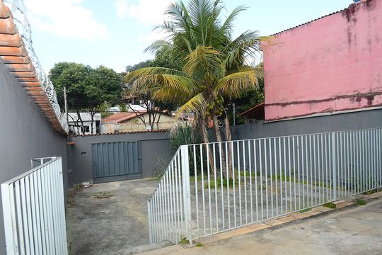Quintal de casa à venda com 3 quartos, 250m² em São Gabriel, Belo Horizonte