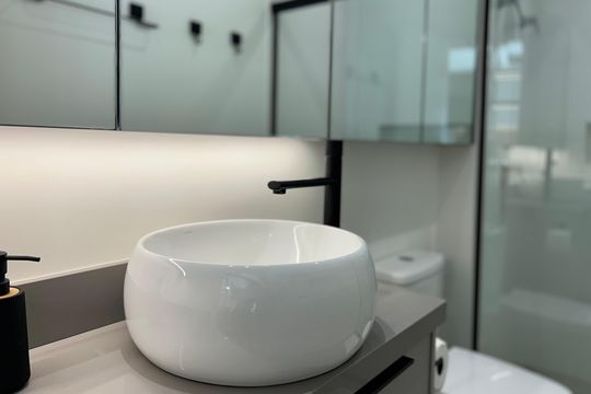 Banheiro de apartamento para alugar com 1 quarto, 40m² em Saco Grande, Florianópolis