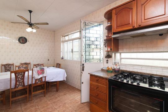Cozinha de casa para alugar com 4 quartos, 249m² em Rio Branco, Porto Alegre