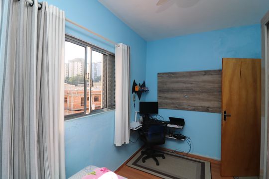 Quarto de casa à venda com 2 quartos, 125m² em Parque Tomas Saraiva, São Paulo