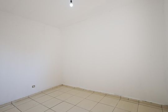Quarto 2 de casa para alugar com 2 quartos, 100m² em Padroeira, Osasco