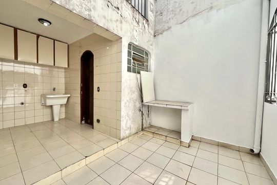 Área de Serviço de casa para alugar com 4 quartos, 210m² em Vila da Saúde, São Paulo