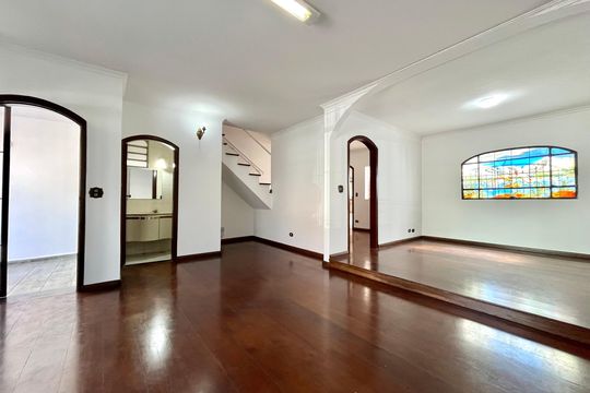 Sala de casa para alugar com 4 quartos, 210m² em Vila da Saúde, São Paulo