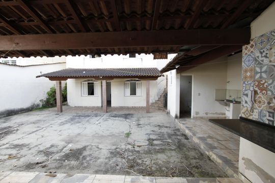 Quintal de casa para alugar com 2 quartos, 214m² em Camargos, Belo Horizonte