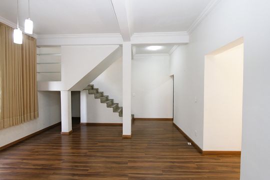 Casa para alugar com 2 quartos, 214m² em Camargos, Belo Horizonte