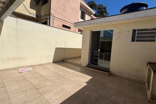 Quintal de casa à venda com 2 quartos, 195m² em Jardim das Maravilhas, Santo André