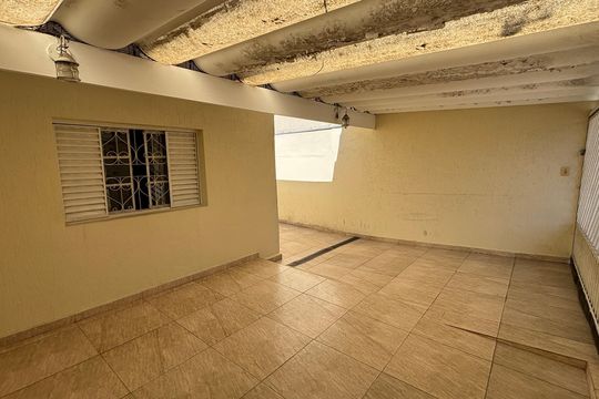 Garagem de casa à venda com 2 quartos, 195m² em Jardim das Maravilhas, Santo André