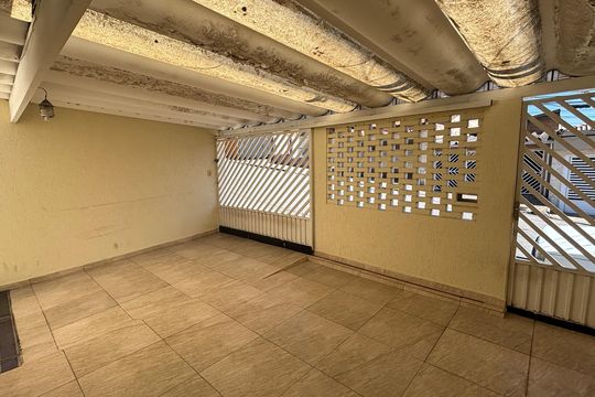 Garagem de casa à venda com 2 quartos, 195m² em Jardim das Maravilhas, Santo André