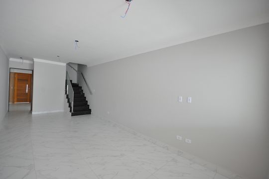 Casa à venda com 3 quartos, 120m² em Vila Mazzei, São Paulo