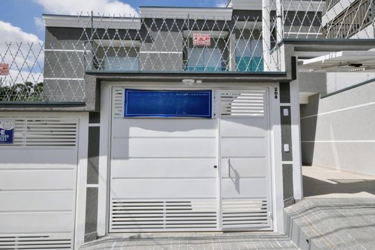 Fachada de casa à venda com 3 quartos, 120m² em Vila Mazzei, São Paulo