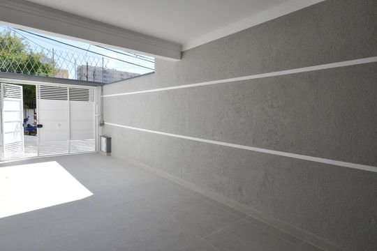 Garagem de casa à venda com 3 quartos, 120m² em Vila Mazzei, São Paulo