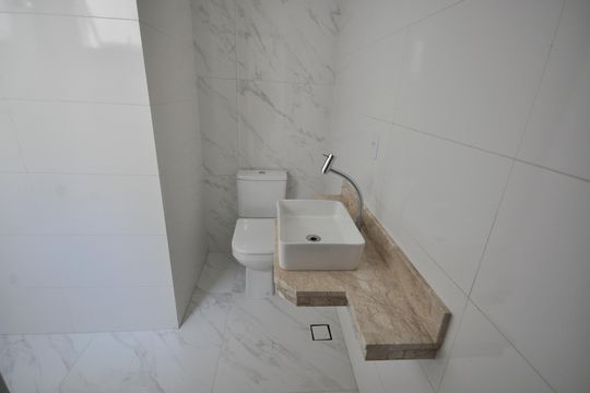 Banheiro da Suíte 2 de casa à venda com 3 quartos, 120m² em Vila Mazzei, São Paulo