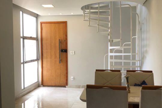 Apartamento para alugar com 2 quartos, 96m² em Frei Leopoldo, Belo Horizonte