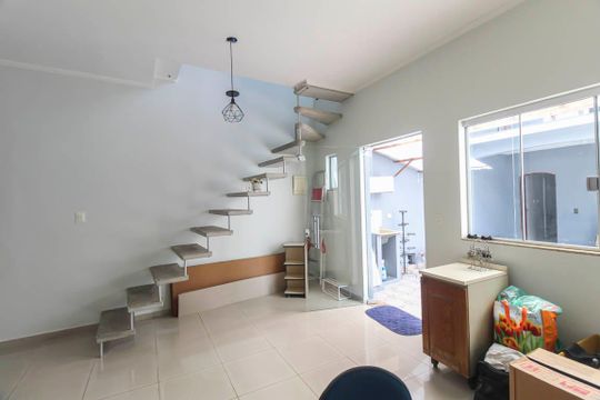 Casa para alugar com 4 quartos, 218m² em Jardim Nove de Julho, São Paulo