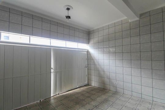 Casa para alugar com 4 quartos, 218m² em Jardim Nove de Julho, São Paulo
