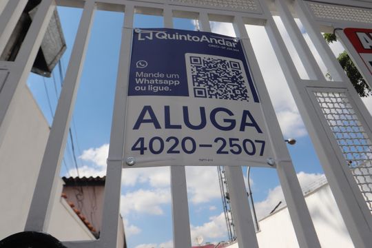 Placa de casa para alugar com 2 quartos, 120m² em Vila California, São Paulo
