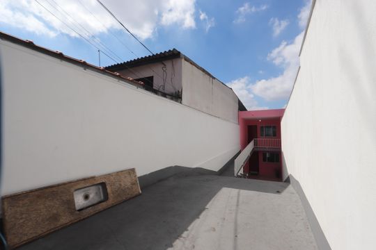 Garagem de casa para alugar com 2 quartos, 120m² em Vila California, São Paulo