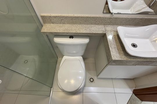Banheiro de apartamento à venda com 2 quartos, 84m² em Vila Alpina, Santo André