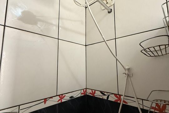 Banheiro de apartamento para alugar com 1 quarto, 62m² em República, São Paulo