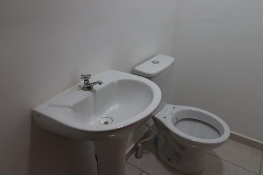 Lavabo de casa de condomínio para alugar com 2 quartos, 68m² em Parque Residencial Candido Portinari, Ribeirão Preto