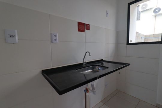 Cozinha de casa de condomínio para alugar com 2 quartos, 68m² em Parque Residencial Candido Portinari, Ribeirão Preto
