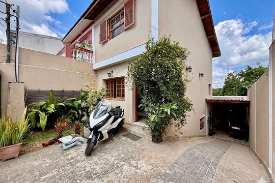 Garagem de casa à venda com 2 quartos, 150m² em Campo Belo, São Paulo