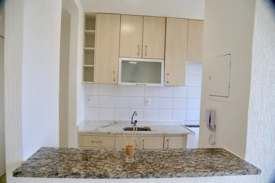 Cozinha de apartamento para alugar com 3 quartos, 60m² em Vila das Belezas, São Paulo