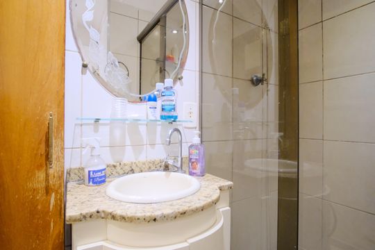 Banheiro Social de apartamento à venda com 3 quartos, 67m² em Penha de França, São Paulo