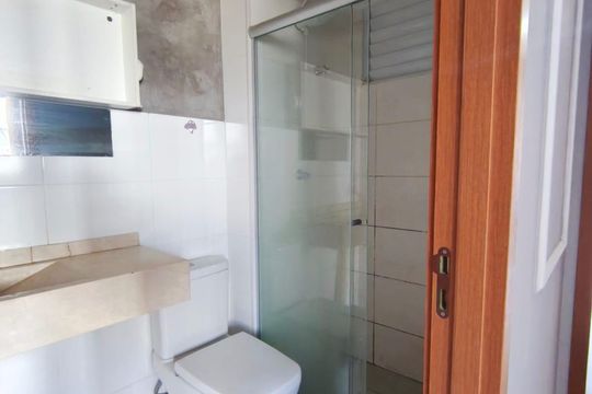 Banheiro de apartamento para alugar com 2 quartos, 50m² em Chácaras São Pedro, Aparecida de Goiânia
