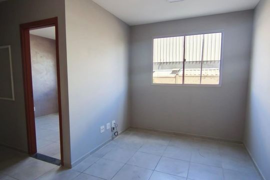 Sala de apartamento para alugar com 2 quartos, 50m² em Chácaras São Pedro, Aparecida de Goiânia