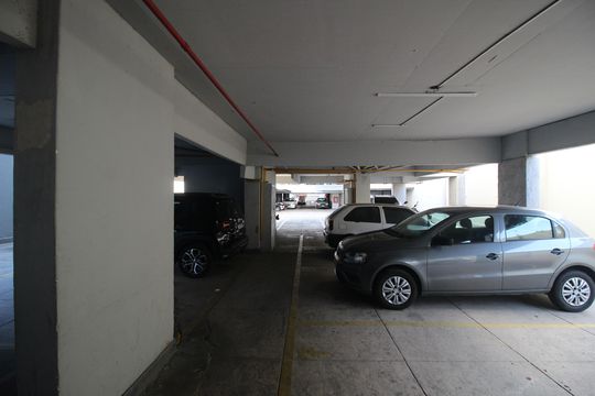 Garagem de apartamento para alugar com 2 quartos, 95m² em Centro, Belford Roxo