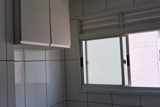 Área de serviço de apartamento à venda com 2 quartos, 51m² em Vila Sao Luiz (Centro), Barueri