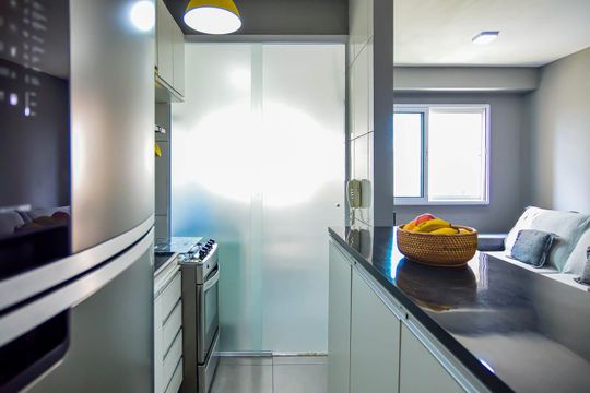 Cozinha de apartamento à venda com 2 quartos, 51m² em Vila Sao Luiz (Centro), Barueri