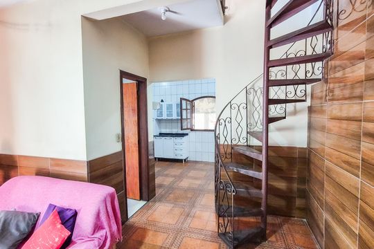 Sala de casa para alugar com 2 quartos, 200m² em Vigário Geral, Rio de Janeiro