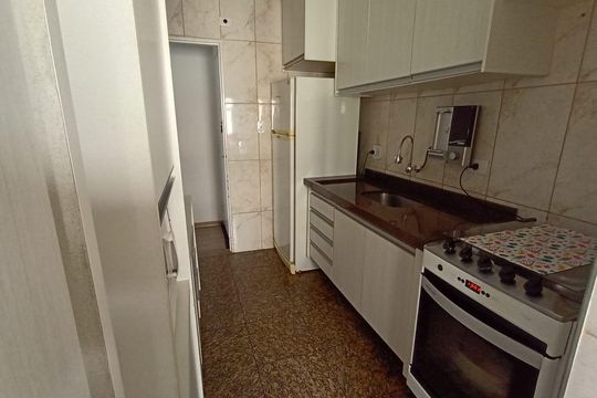 Cozinha de apartamento para alugar com 3 quartos, 62m² em Jardim Botucatu, São Paulo