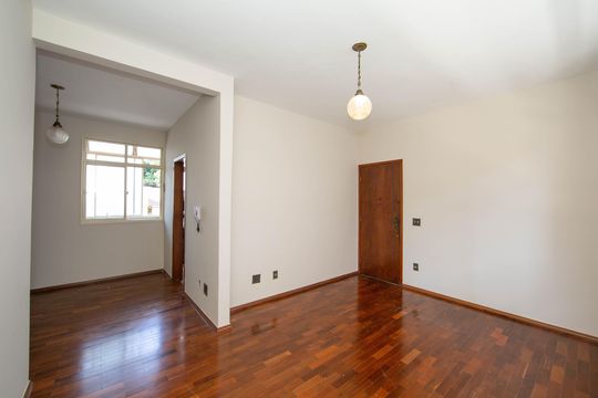 Apartamento para alugar com 3 quartos, 110m² em Coracao de Jesus, Belo Horizonte